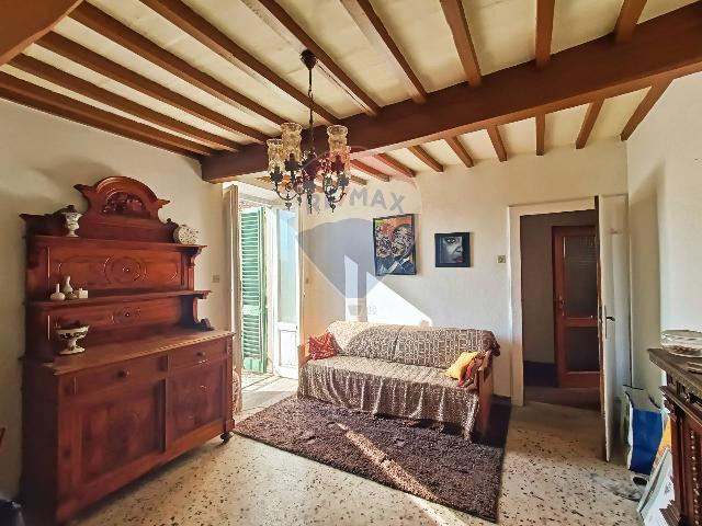 Casa indipendente in Via Vittorio Veneto 4, Loro Ciuffenna - Foto 1