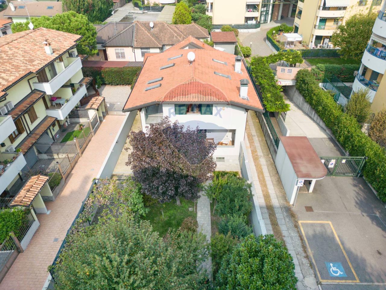 Villa in vendita a Vanzago