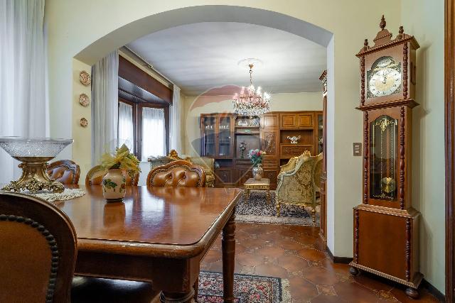 3-room flat in Via Santa Maria 41, Parabiago - Photo 1