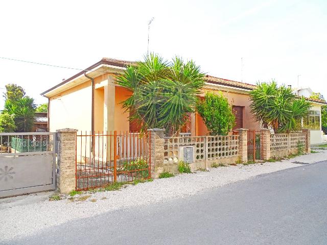 Detached house, Fano - Photo 1