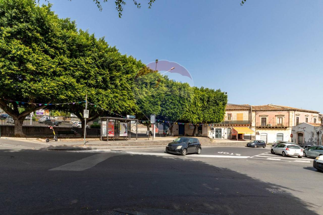 Negozio in Piazza Bonadies, Catania - Foto 1