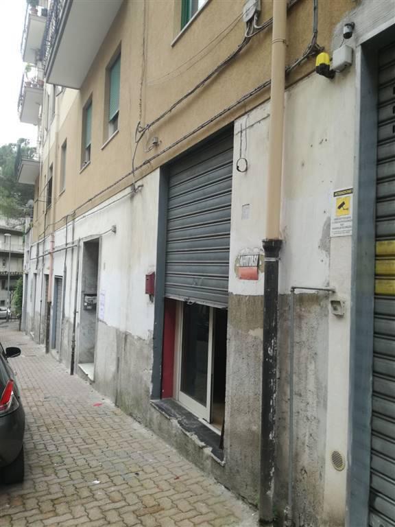 Negozio in Via Salvatore Calenda 57, Salerno - Foto 1