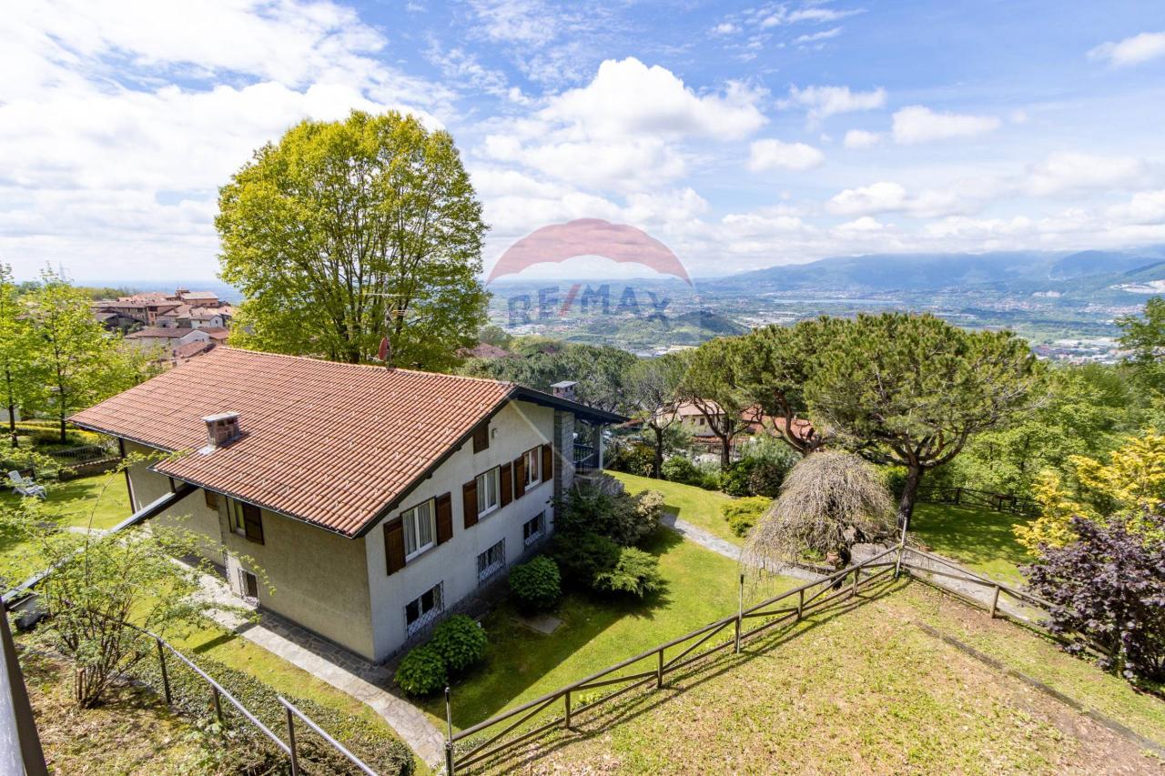 Villa in vendita a Colle Brianza