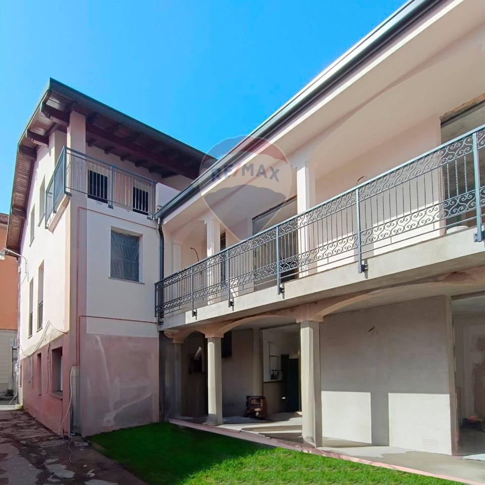 Appartamento in vendita a Besana In Brianza