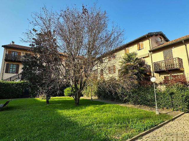 3-room flat in Strada per Riazzolo, Albairate - Photo 1