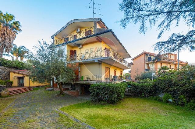 Villa in Via Firenze 17, San Giovanni la Punta - Foto 1