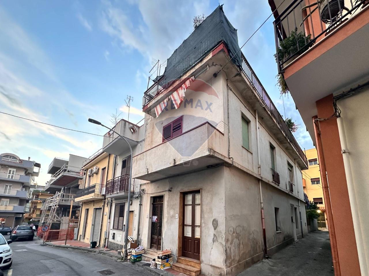 Casa indipendente in vendita a Roccalumera