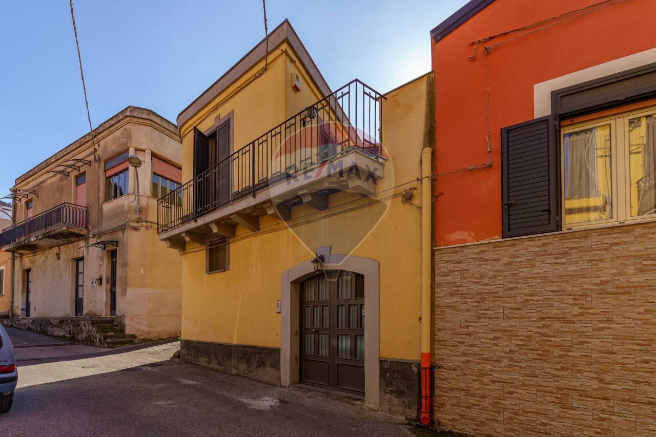 Casa indipendente in vendita a Camporotondo Etneo