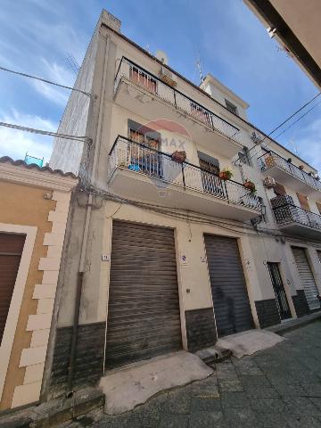 2-room flat in Via Maesano 17, Aci Catena - Photo 1