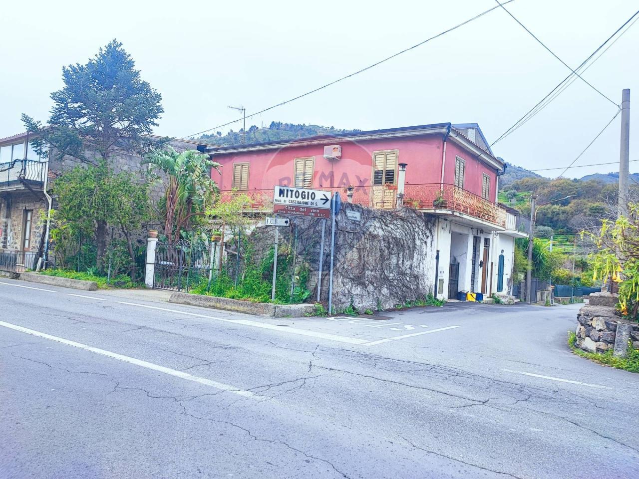 Casa indipendente in vendita a Motta Camastra