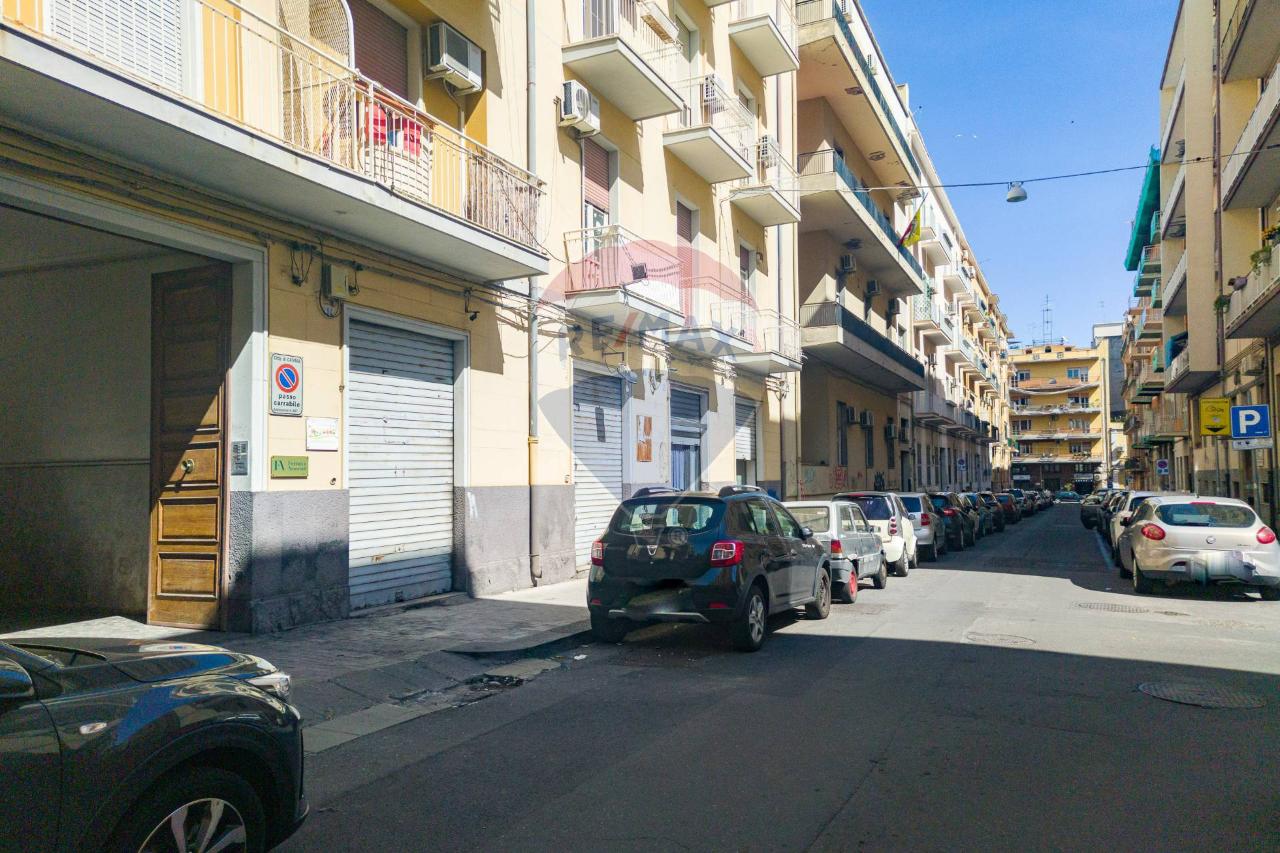 Negozio in Via Nicola Coviello 14, Catania, {3} - Foto 2