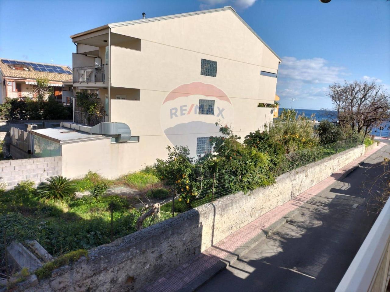 Casa indipendente in vendita a Santa Teresa Di Riva