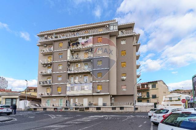 3-room flat in Via Saragat 1, Sant'Agata li Battiati - Photo 1