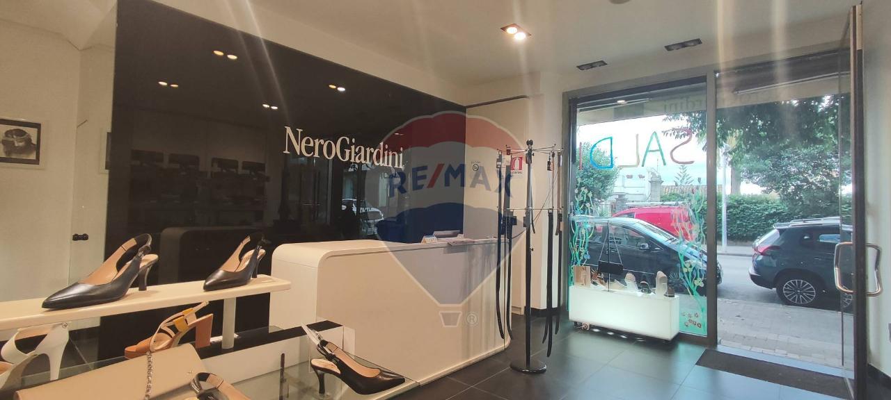 Negozio in Viale Principe Umberto 44, Caltagirone, {3} - Foto 2