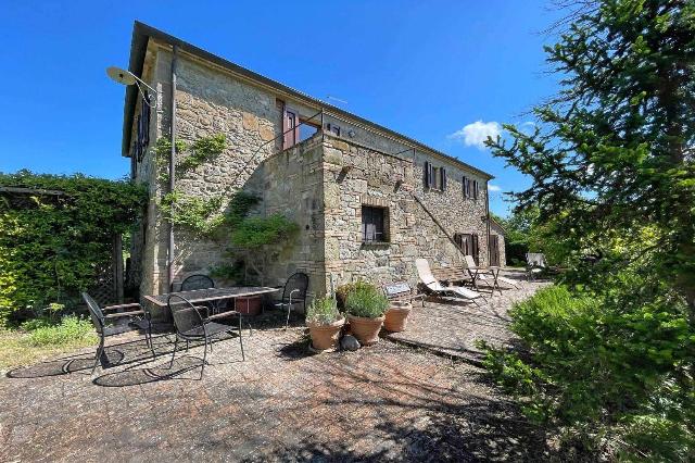 Country house or cottage in Strada Statale di Sarteano 18, Radicofani - Photo 1