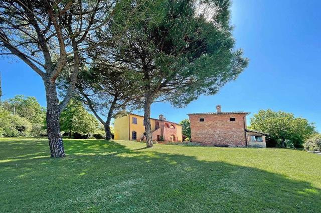 Country house or cottage in Piazza Camillo Benso di Cavour 5, Foiano della Chiana - Photo 1