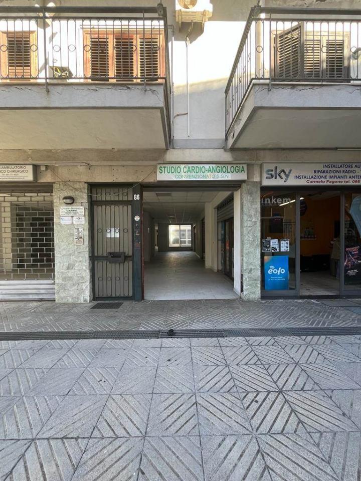 Negozio in , San Giovanni La Punta, {3} - Foto 2