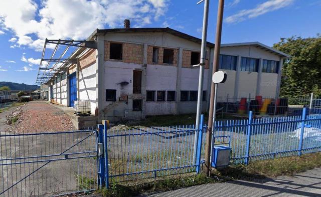 Industrial shed, Bolano - Photo 1