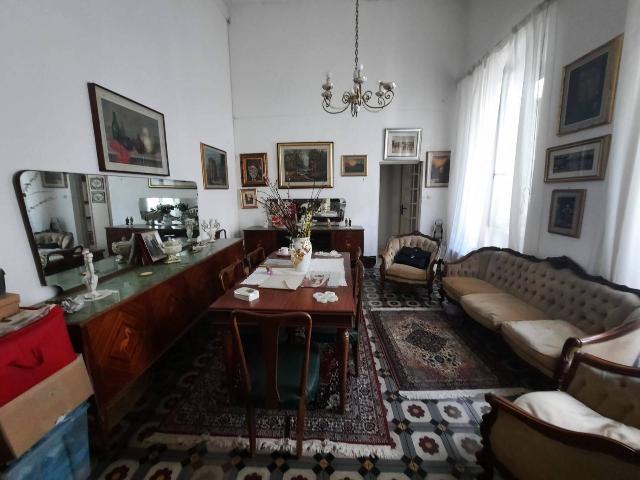 4-room flat in Via Grande, Livorno - Photo 1