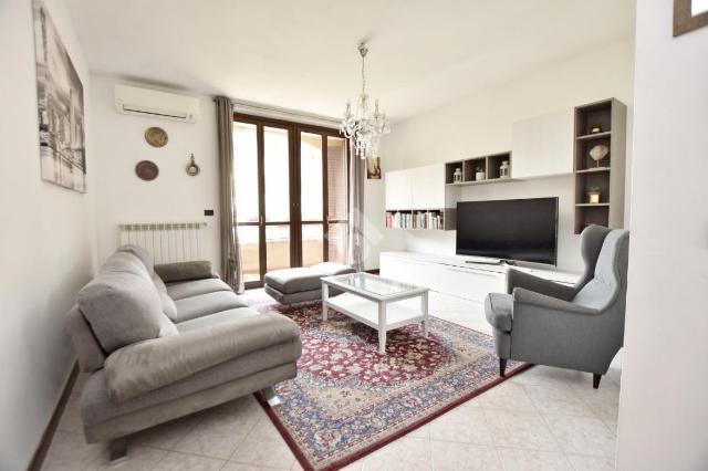 3-room flat in Via Genova 3, Settala - Photo 1