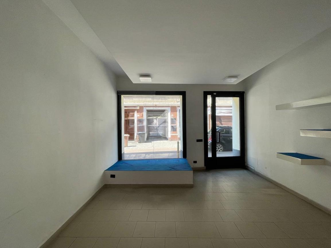 Negozio in Viale Toselli 70, Legnano, {3} - Foto 2