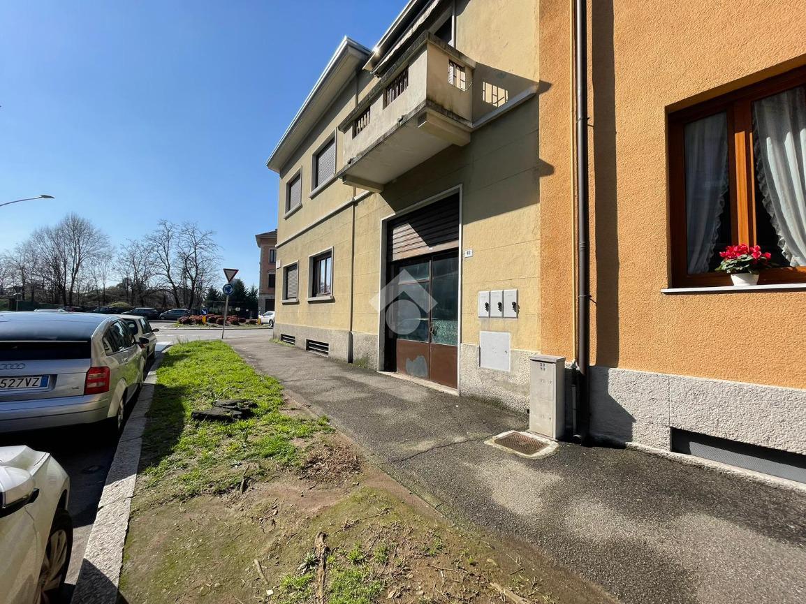Magazzino in Via Benvenuto Cellini 29, Busto Arsizio, {3} - Foto 1