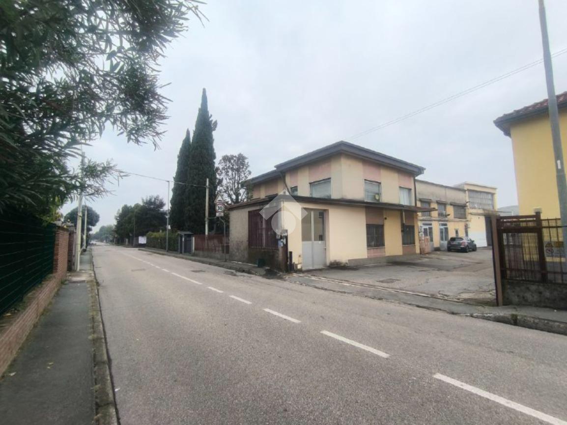 Capannone in Via S. Erasmo 4, Rescaldina, {3} - Foto 1