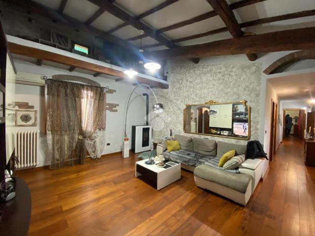 Vierzimmerwohnung in Via C. Battisti 6, Pistoia - Foto 1