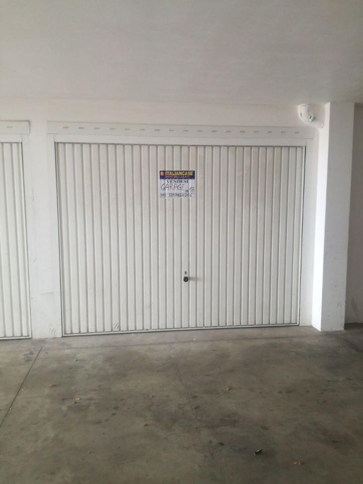 Parcheggio chiuso in , Città Sant'Angelo - Foto 1