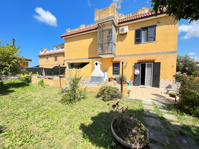 Villa in Via Festinese, Giugliano in Campania - Foto 1