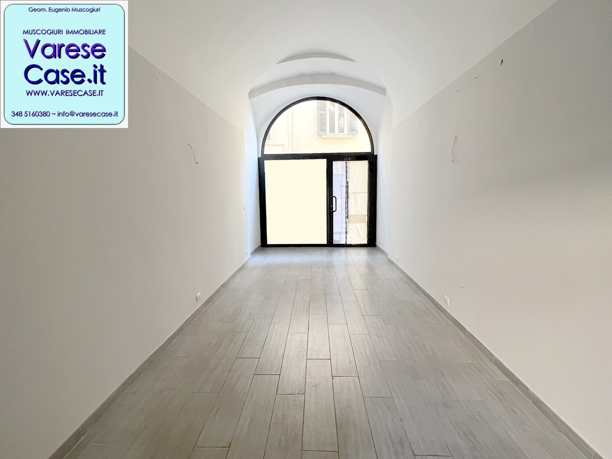 Negozio in Via Giuseppe Ferrari 1, Varese - Foto 1