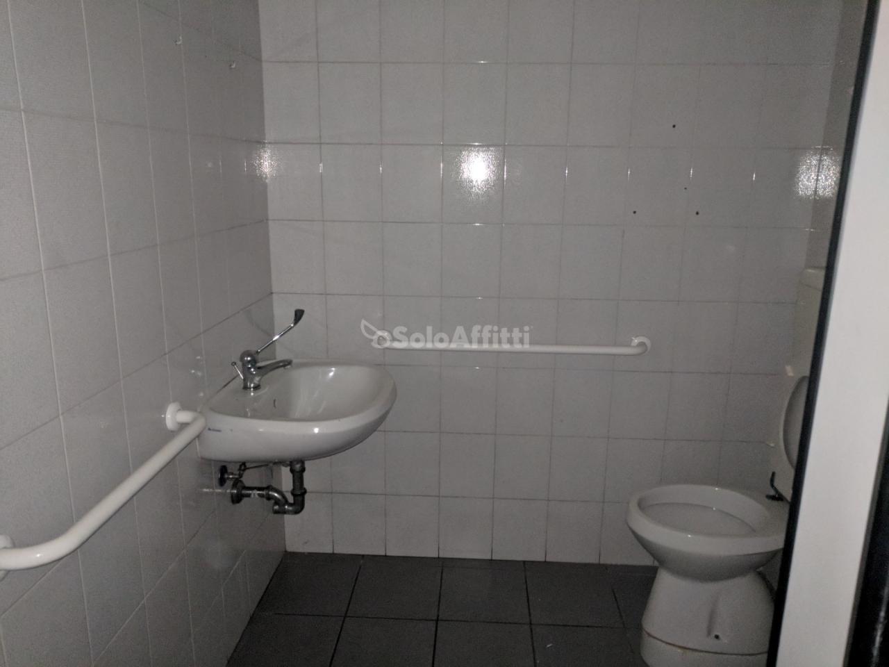 Negozio in , Modena, {3} - Foto 1