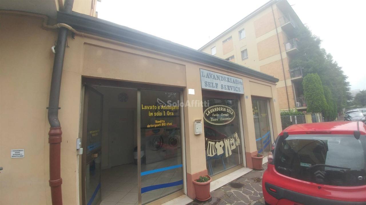 Negozio in , Modena, {3} - Foto 1