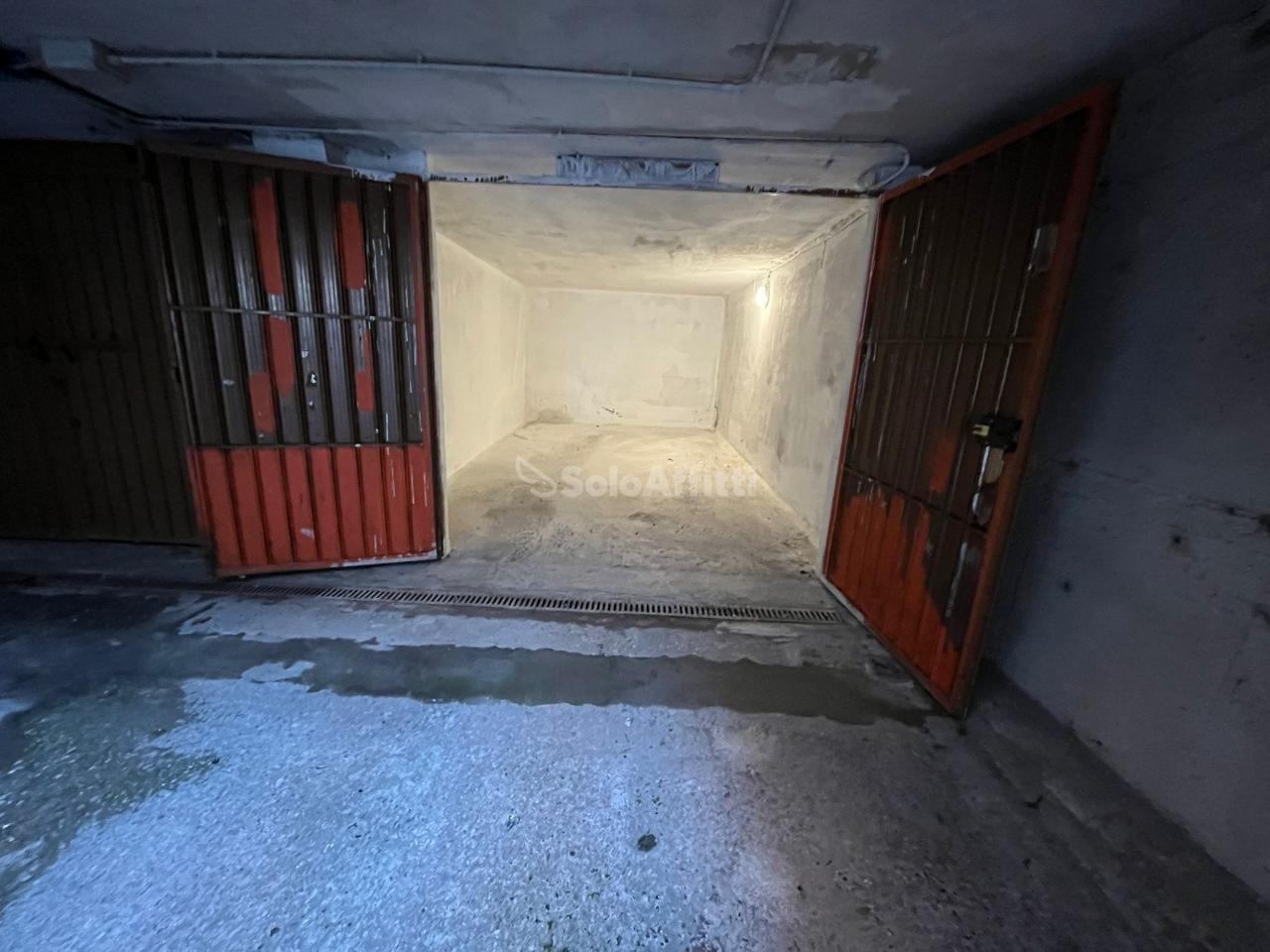 Parcheggio chiuso in , Modena, {3} - Foto 1