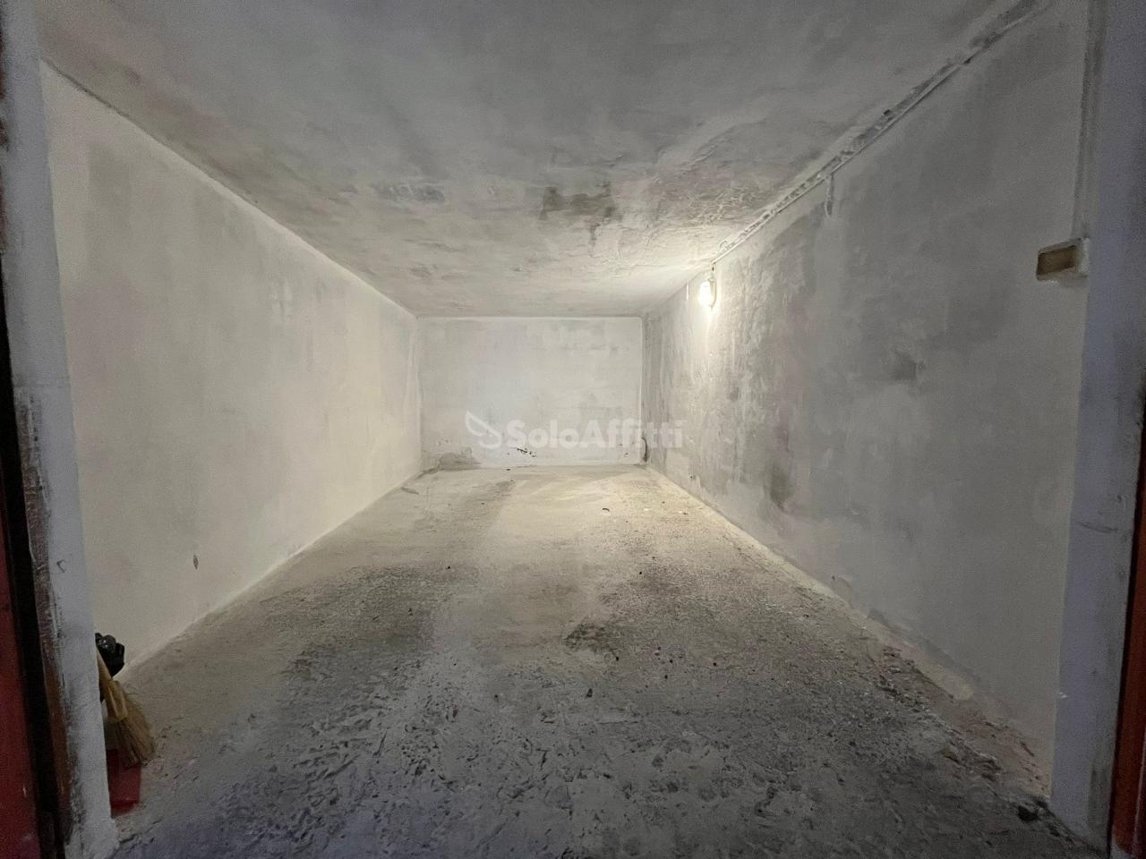 Parcheggio chiuso in , Modena, {3} - Foto 2