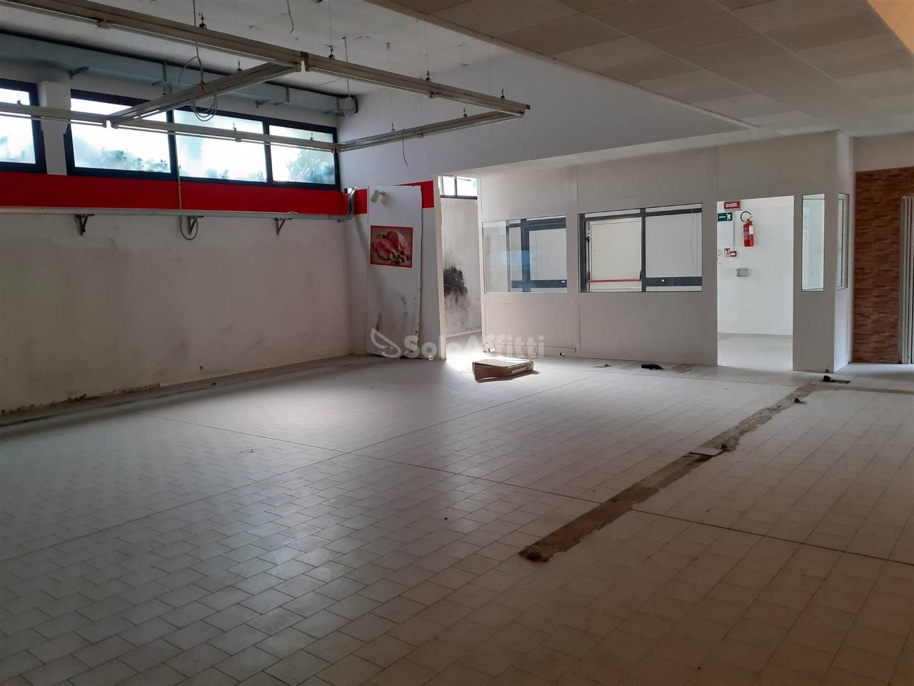 Negozio in , Castelfranco Emilia, {3} - Foto 1