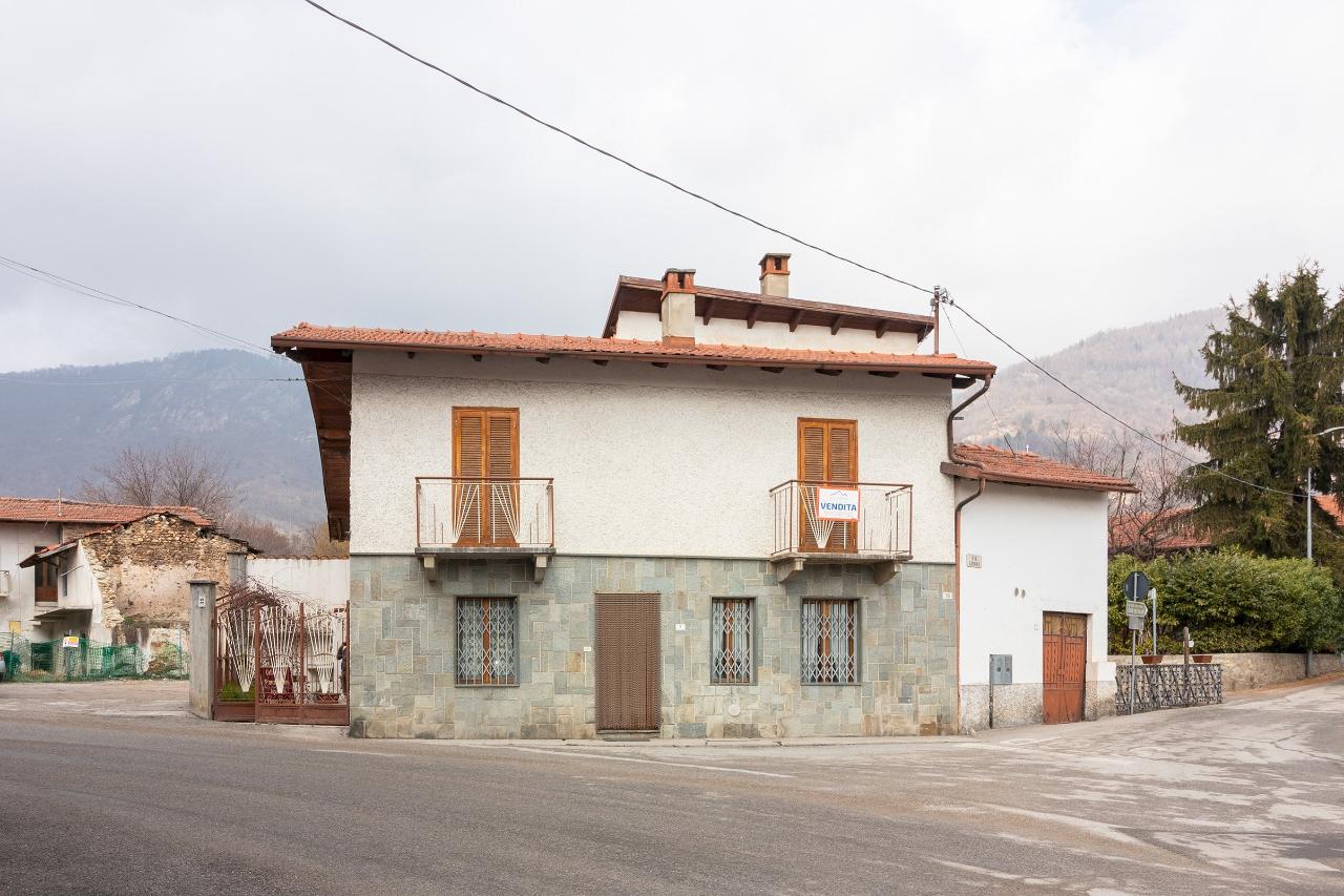 Casa indipendente in vendita a Villar San Costanzo