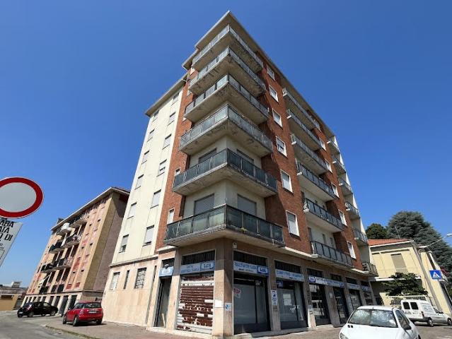 3-room flat in Via Giuseppe Garibaldi 119, Giussano - Photo 1