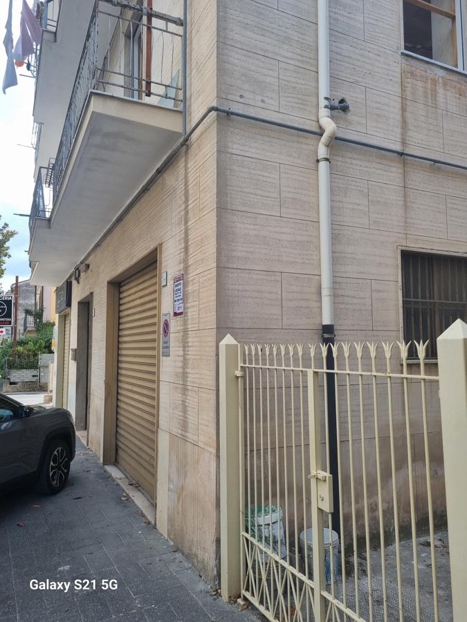 Negozio in Via Ferreria 177, Baronissi, {3} - Foto 2