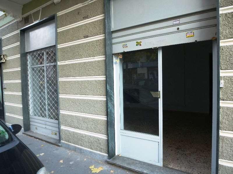 Negozio in Viale della Rimembranza, Pinerolo, {3} - Foto 1