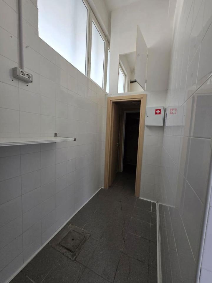 Esercizio commerciale in Via Eduardo De Filippo 1, Sant'Anastasia, {3} - Foto 2