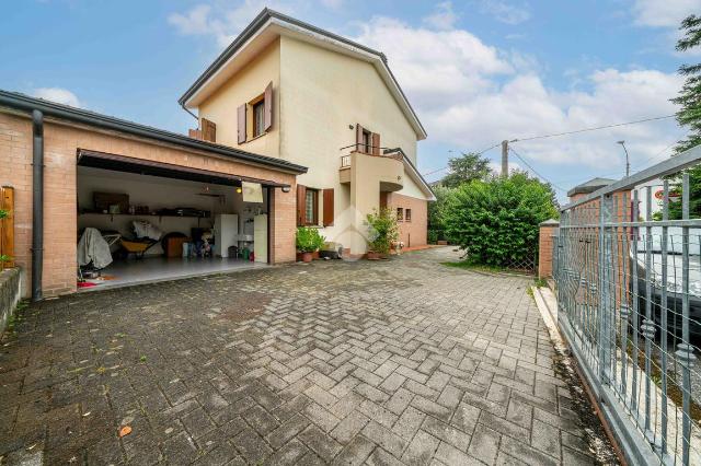 Terraced house in Via Felice Cavallotti 2, Novellara - Photo 1