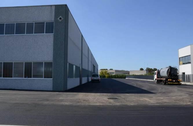 Capannone in , Binasco, {3} - Foto 2