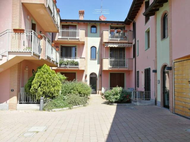 2-room flat in Via San Colombano, Massalengo - Photo 1