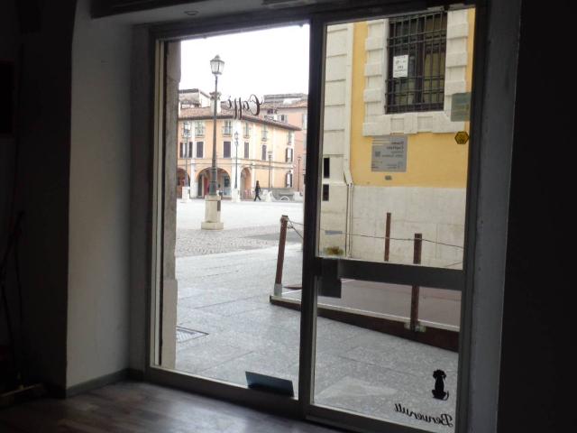 Shop in Piazza del Mercato, Brescia - Photo 1