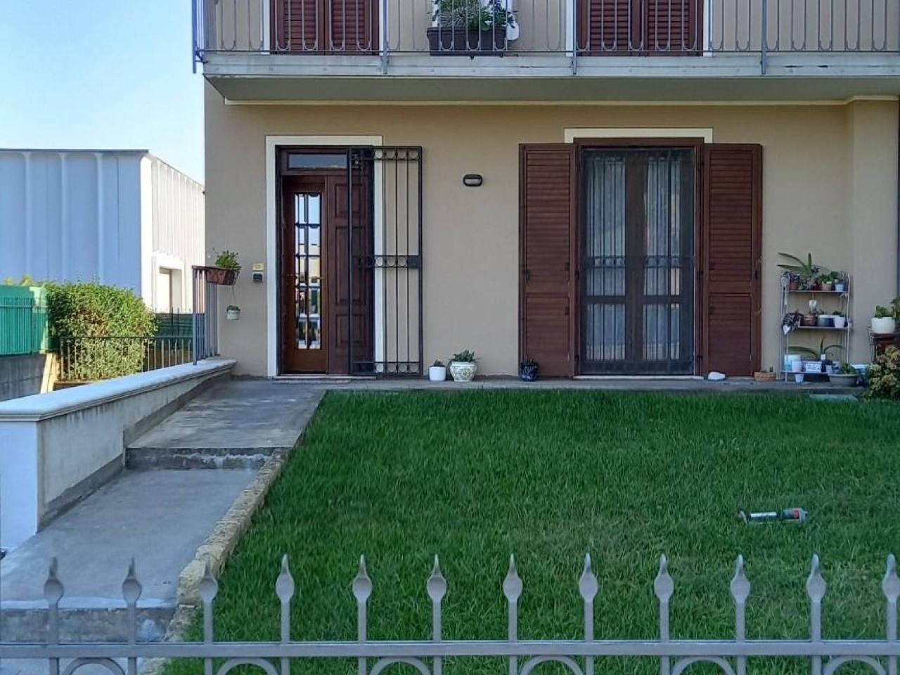 Palazzina commerciale in Via Mulini, Travagliato, {3} - Foto 2
