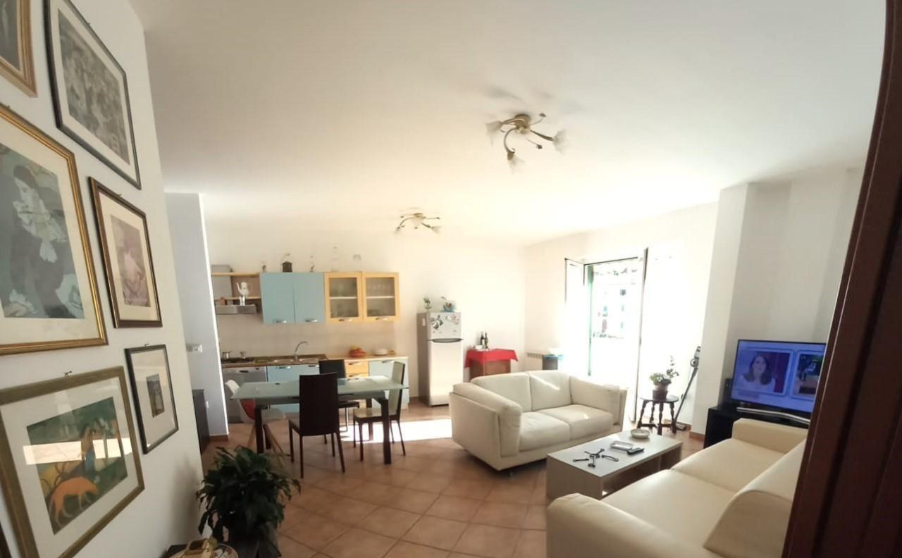 appartamento in vendita a Carrara in zona Centro Città