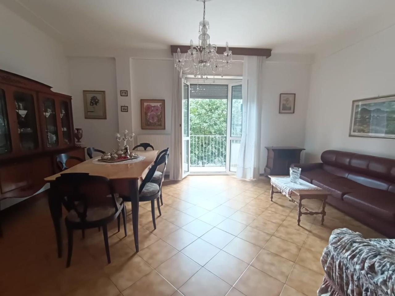 appartamento in vendita a Carrara in zona Marina di Carrara