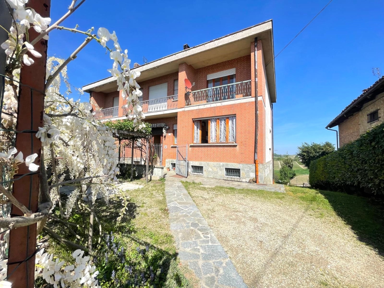 Casa indipendente in vendita a Monteu Roero