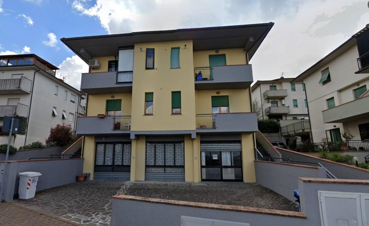 Negozio in Via delle Fontanelle, Montespertoli, {3} - Foto 1